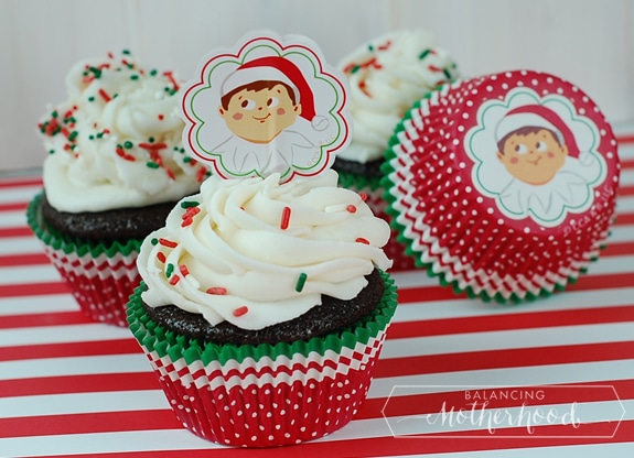 Elf on the Shelf cupcake 