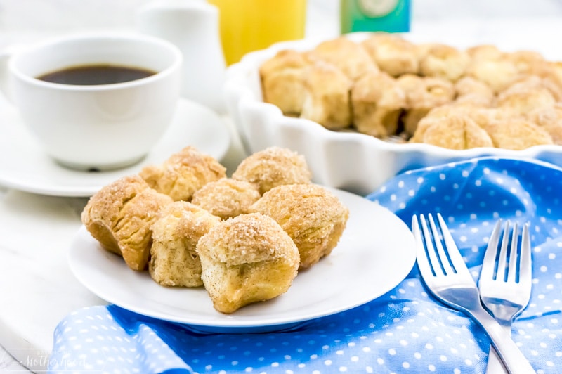 Looking for a quick snack? Try this cinnamon baked donut holes recipe.