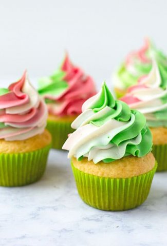 Christmas Swirl Cupcakes Featured Image