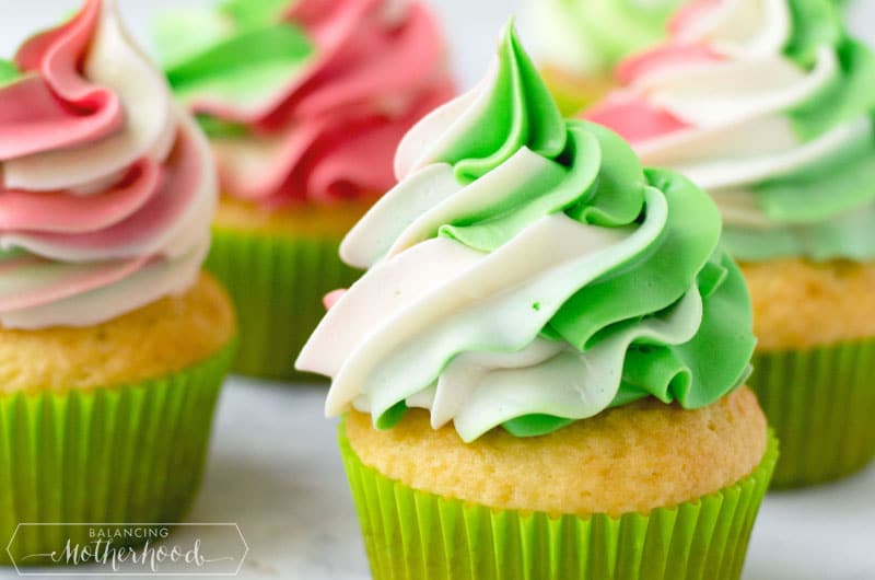Christmas Cupcakes with frosting