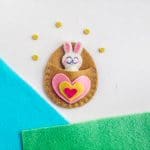 Learn how to make this Easter bunny felt craft free pattern now!