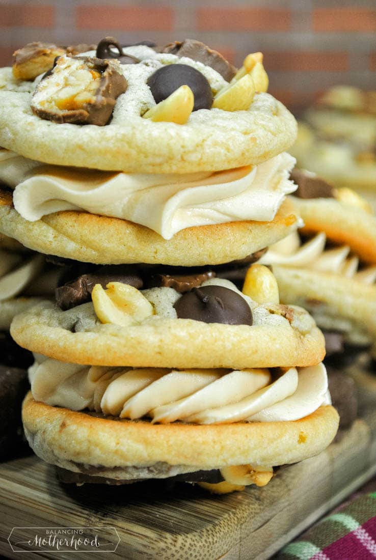 Enjoy a new dessert with this Candy Bar Cookie Sandwich Recipe!
