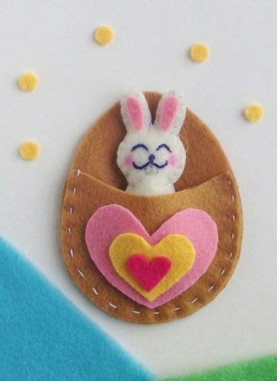Easter bunny felt craft with free pattern