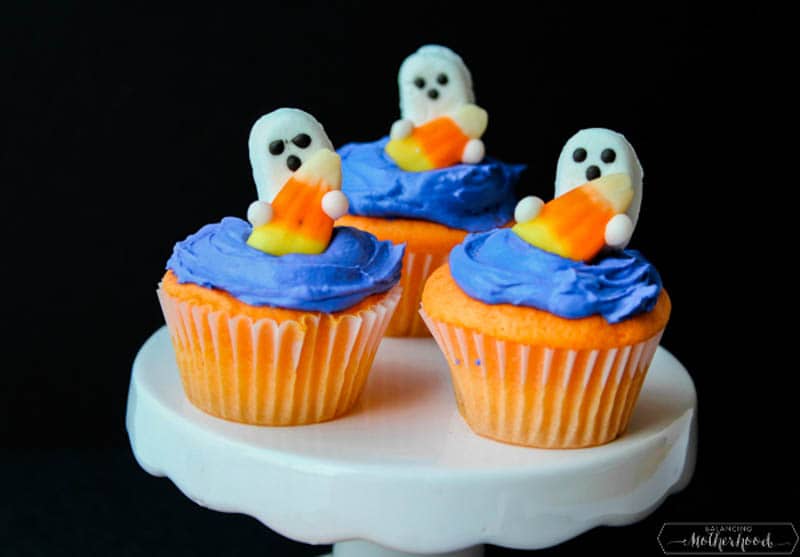 ghost cupcakes on cake stand