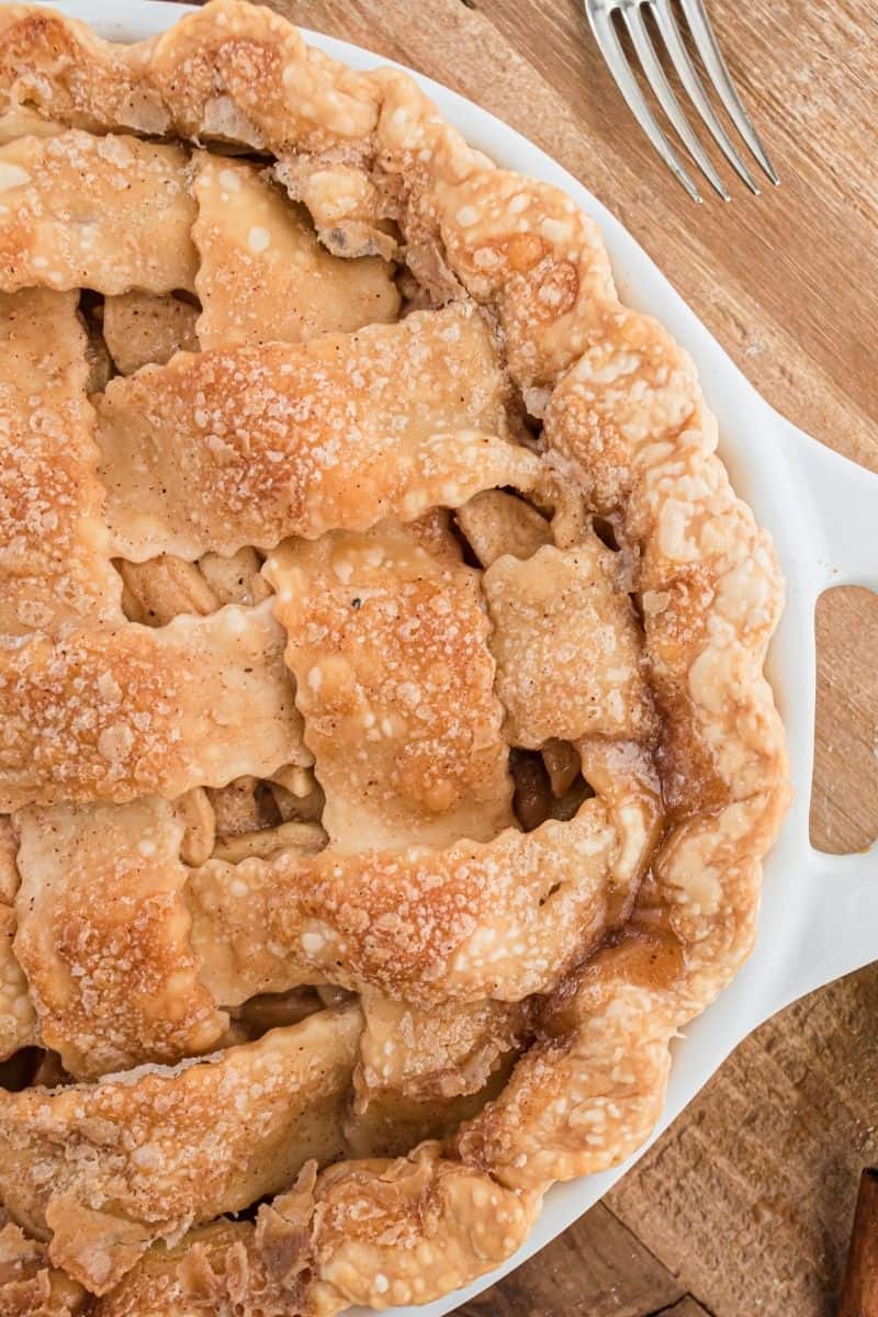 apple pie with weave crust