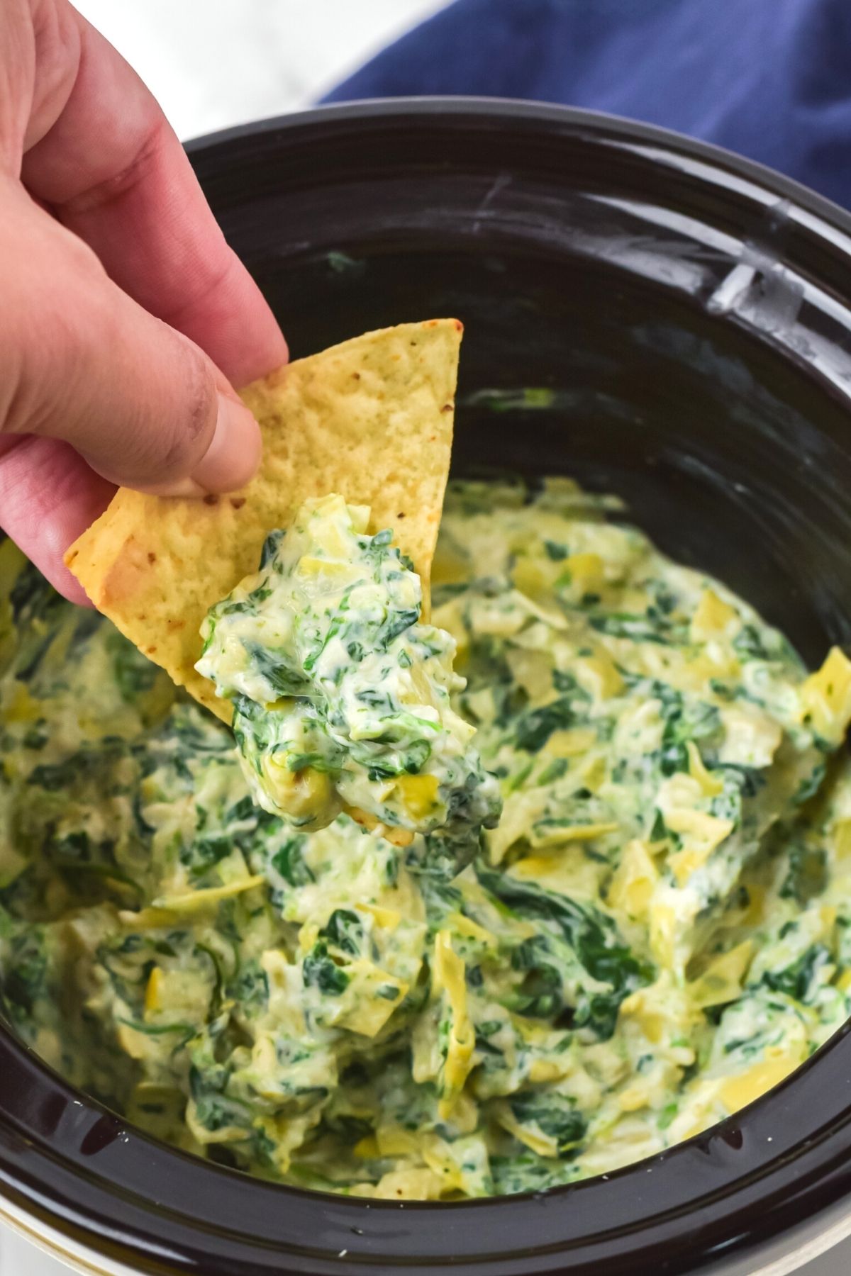 crockpot with spinach and artichoke dip