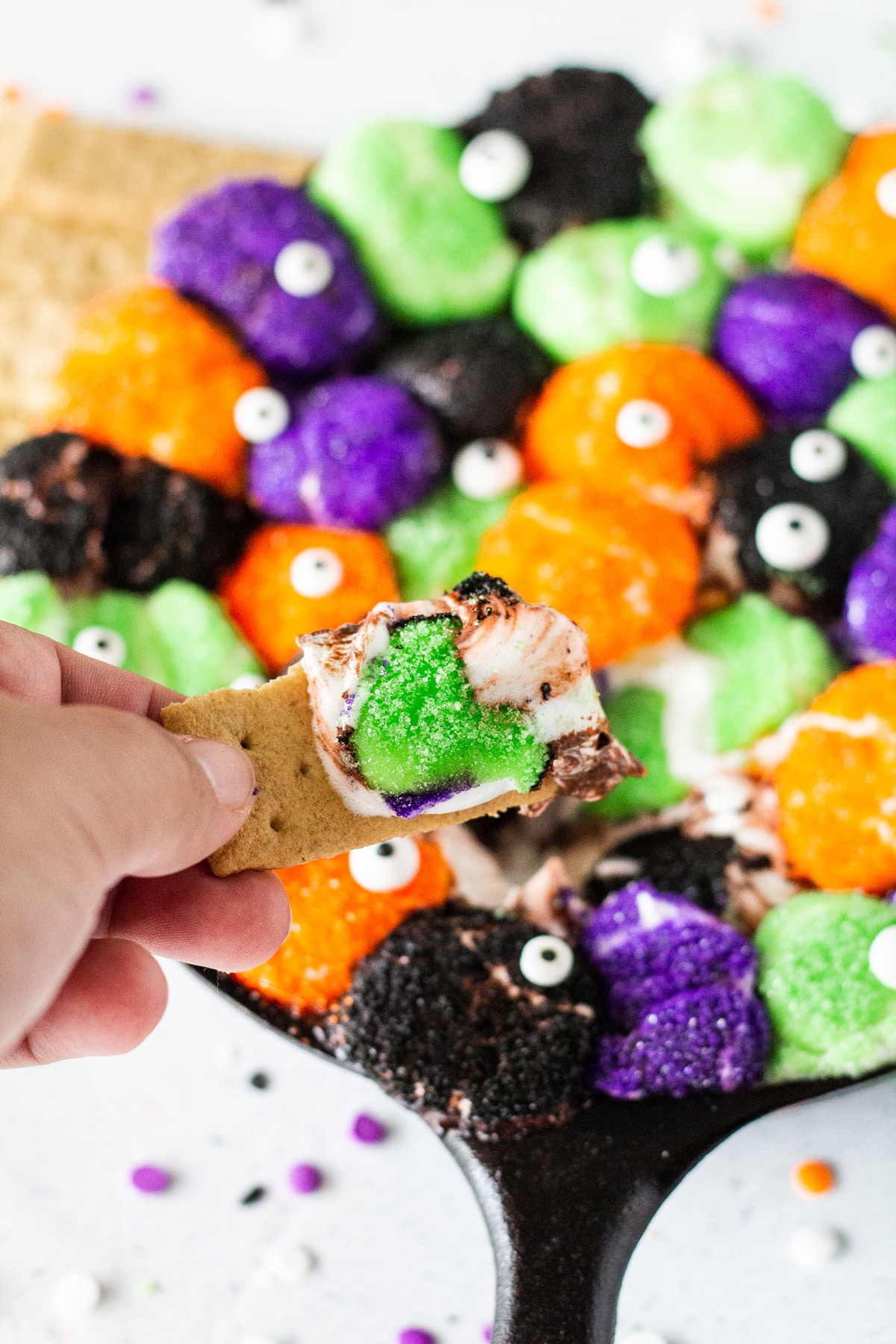 Graham crackers with Halloween smores dip
