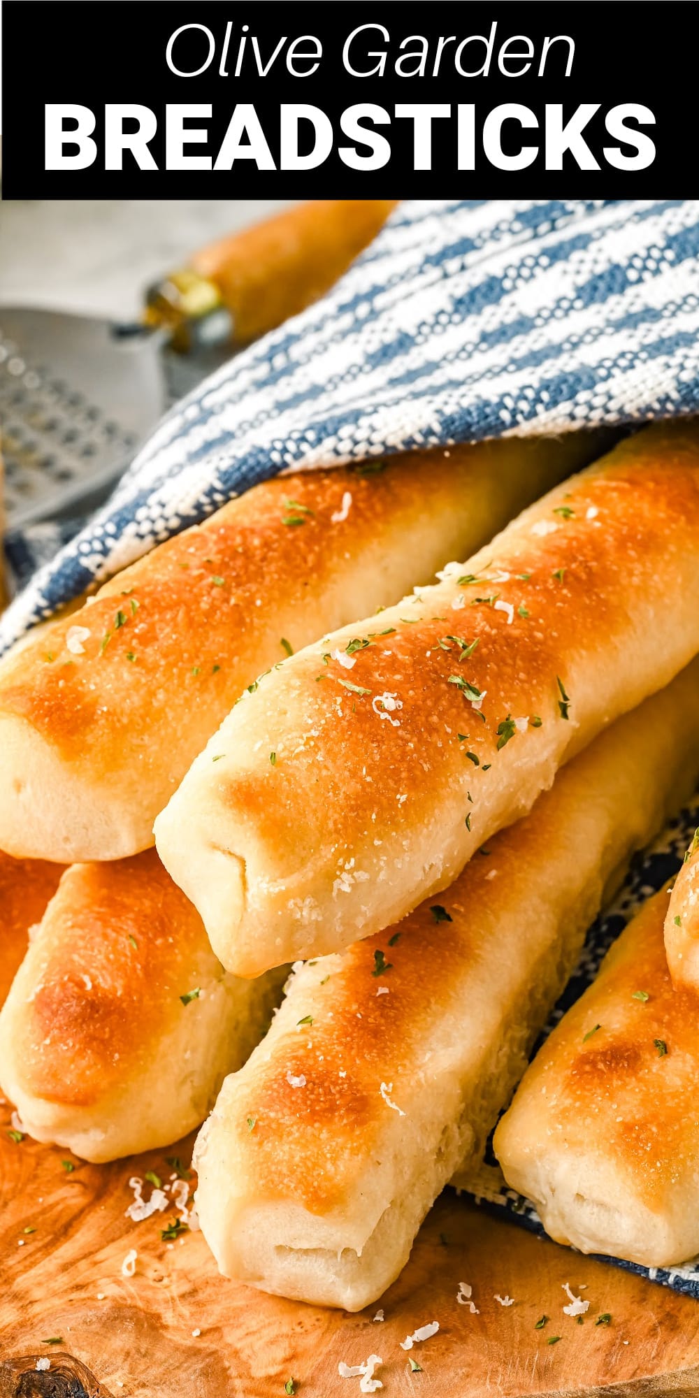 These easy to make Copycat Olive Garden Breadsticks are melt-in-your-mouth delicious. They’re soft and fluffy, yet perfectly chewy with that signature buttery garlic flavor that makes them completely irresistible. 