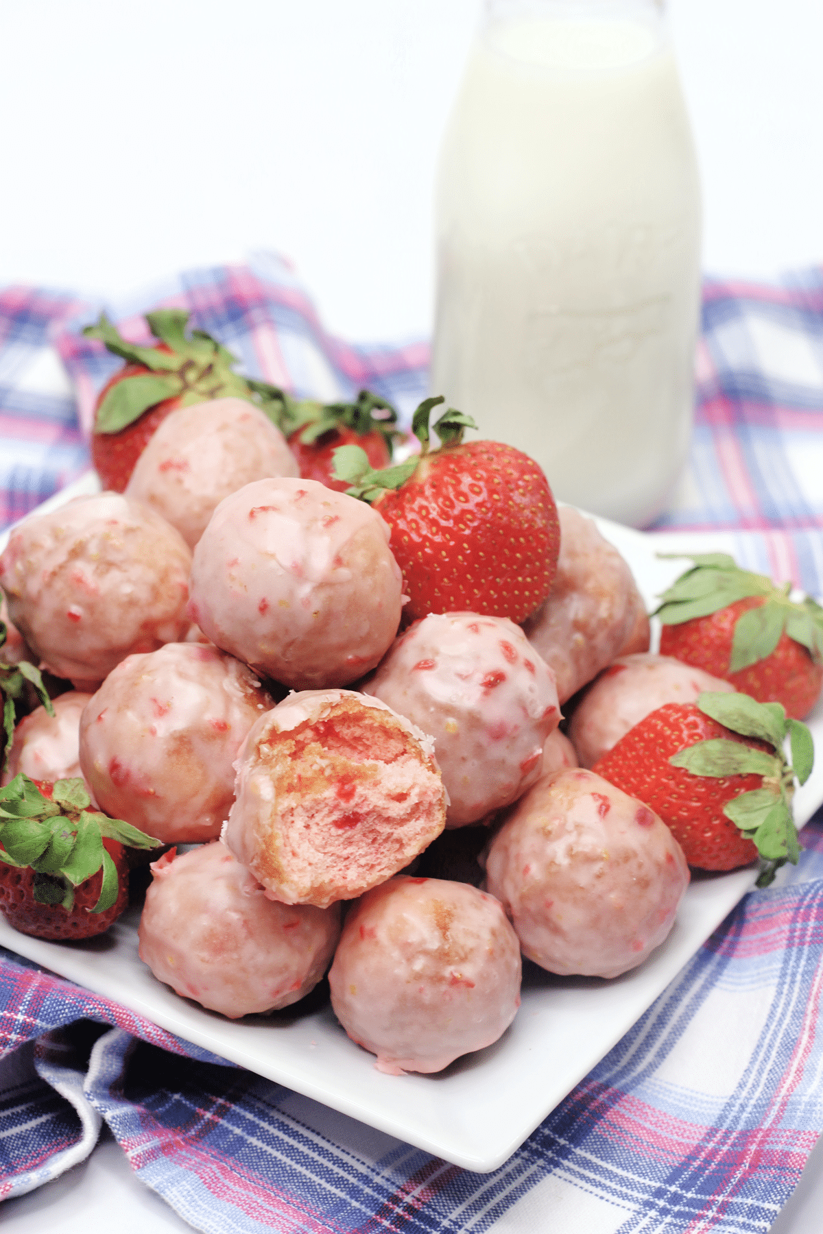 A closer look of Strawberry Donut Holes with real stawberries