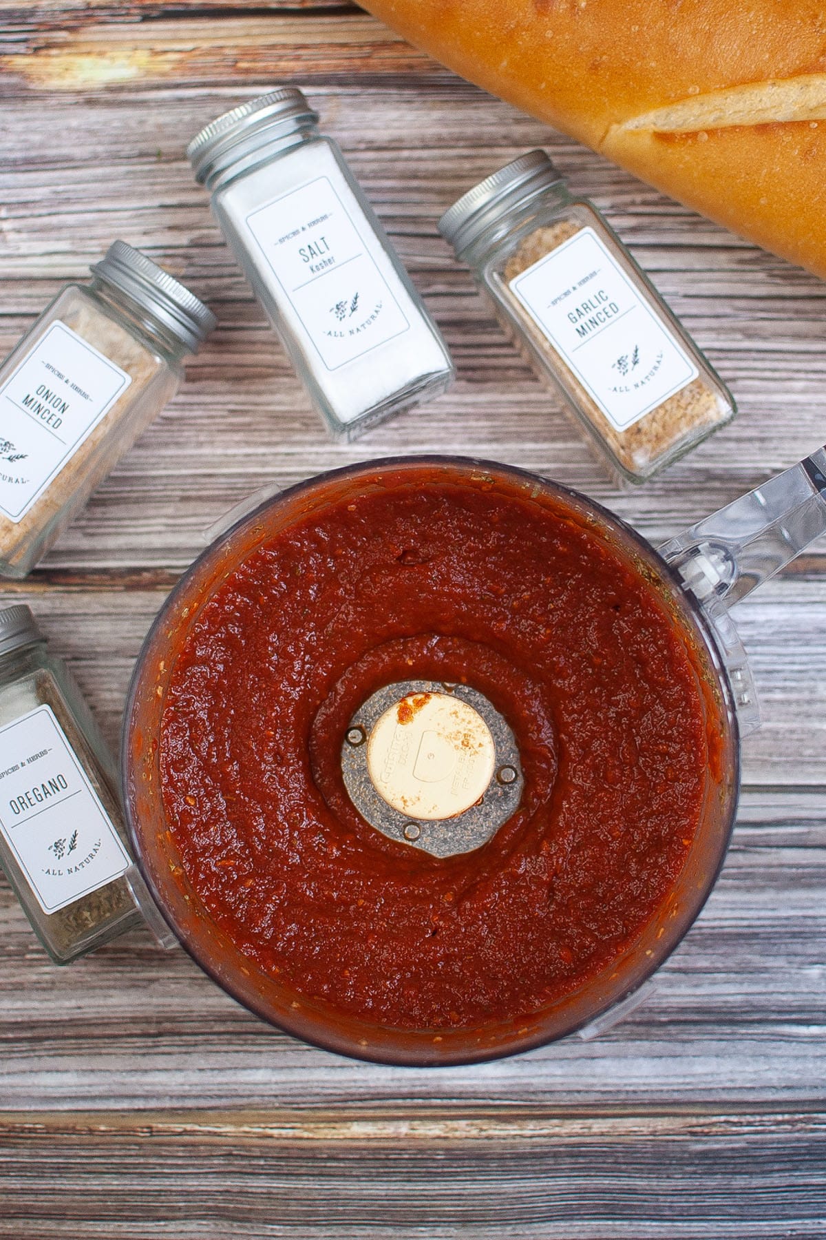 Blended tomato sauce and seasonings
