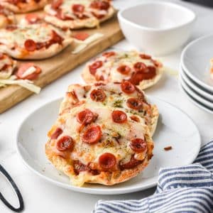 Recipe thumbnail photo for Air Fryer English Muffin Pizzas