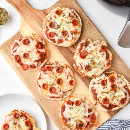 Freshly-baked air Fryer English Muffin Pizzas