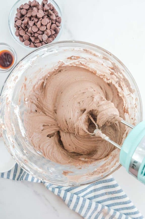 mixer whipping brownie mix
