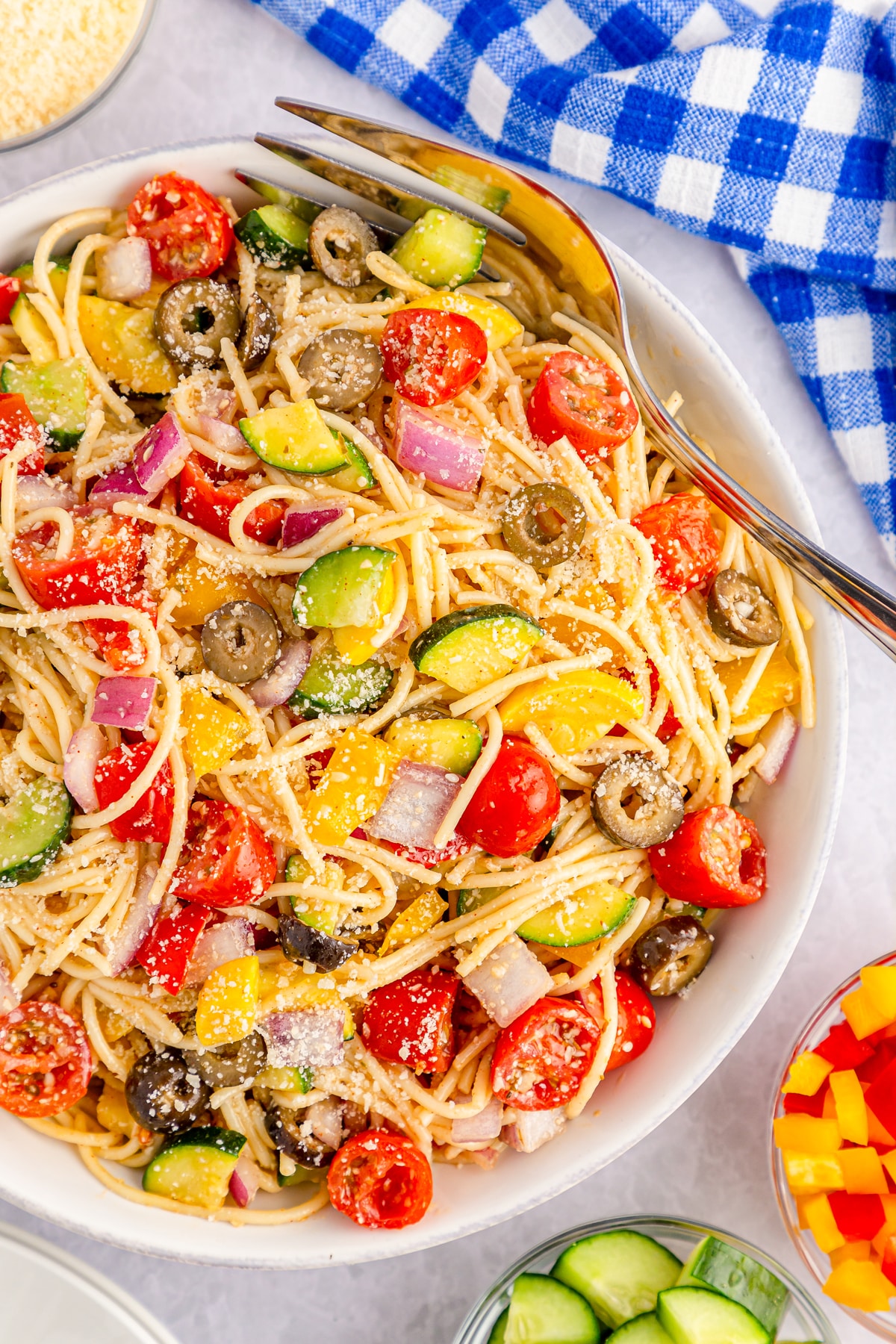 A closer look on California Spaghetti Salad with veggies