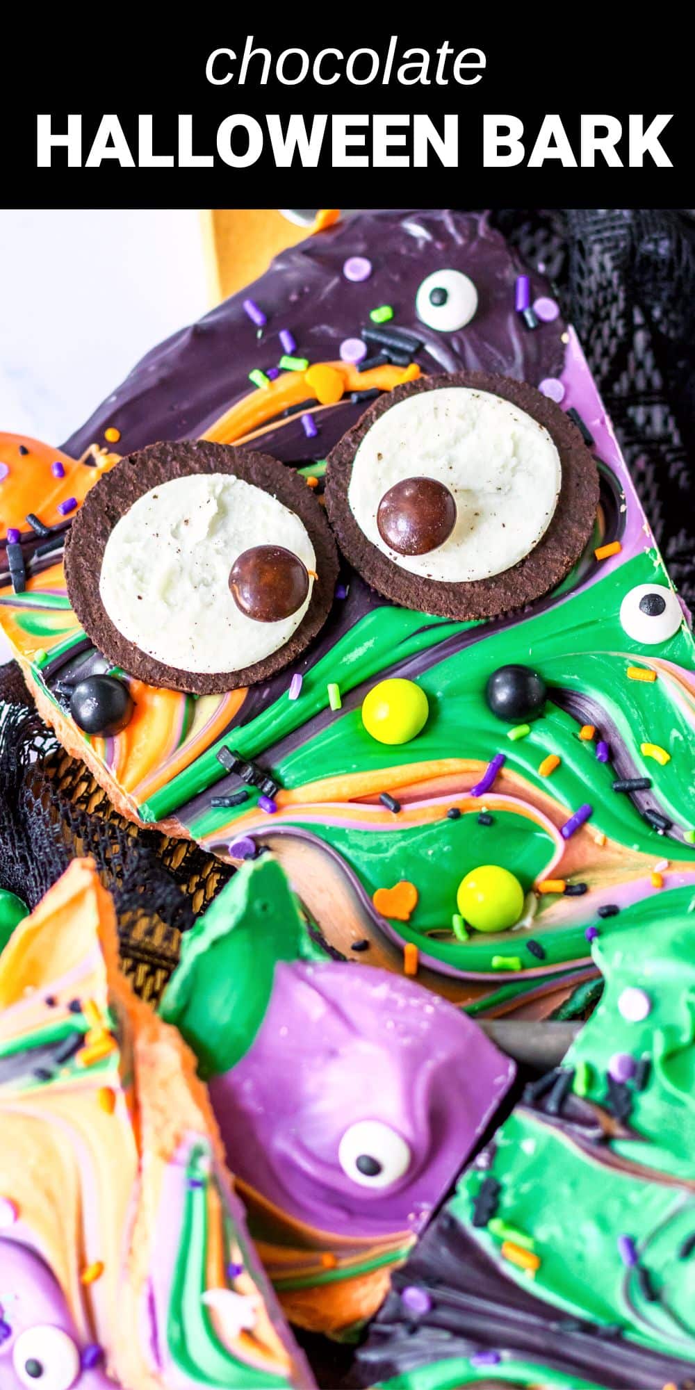 This colorful Halloween bark is a fun treat that incorporates all your favorite Halloween treats. You’ll want to make this fun and festive chocolate bark for all your Halloween events. 