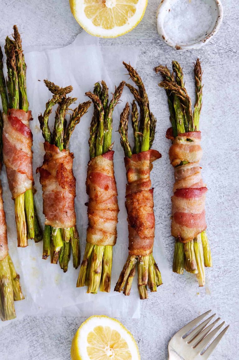 Bacon wrapped asparagus, a fantastic prime rib side dish.