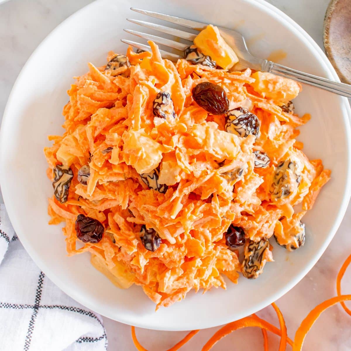 Keywords: carrot salad, raisins