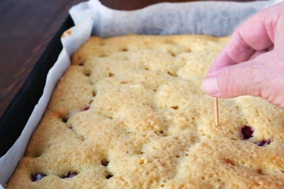 How to Tell When Cake is Done - Balancing Motherhood